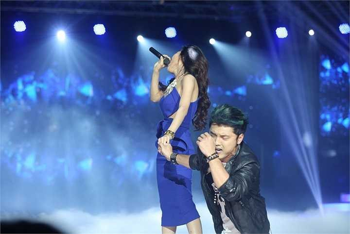 Sự kết hợp lần đầu tiên này đã thổi những làn gió mới và khác biệt vào bài hát đã quá quen thuộc với tất cả mọi người.