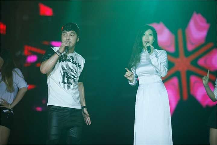 Liveshow Tôi Tỏa Sáng số 6 khép lại bằng liên khúc Phượng hồng – Tình thơ. 