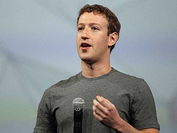 Mark Zuckerberg, người sáng lập ra mạng xã hội Facebook. Lúc đang là một sinh viên của đại học Harvard, anh đã tạo lập Facebook với sự trợ giúp của các bạn học của mình. Hiện nay anh đang là tổng giám đốc điều hành của Facebook. Năm 2008, Zuckerberg xếp thứ 785 trong bảng xếp hạng doanh nhân giàu có của tạp chí Forbes, với số tài sản của anh lên đến 1,5 tỷ USD.