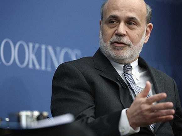 Ben Bernanke là cựu Chủ tịch Cục Dự trữ Liên bang. Ông đã giành được 1590/1600 điểm SAT và sau đó tốt nghiệp thạc sĩ kinh tế của Harvard vào năm 1975. Giờ đây, một bài phát biểu kéo dài 40 phút của ông có thể mang lại khoản thù lao nhiều hơn cả mức lương trong một năm ông làm việc.