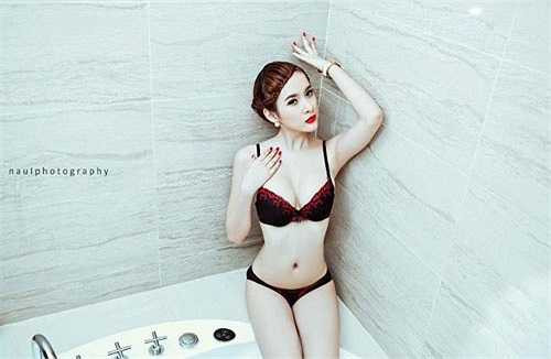 'Khi khoác lên mình những trang phục bikini hay nội y, khán giả nhìn vào sẽ nghĩ ngay đến hình ảnh gợi cảm, sexy hay mang tính khiêu khích.'