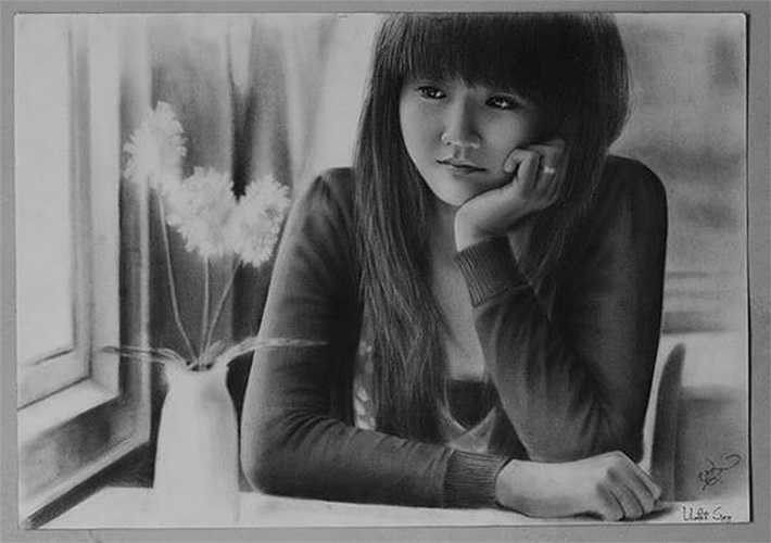 Bức vẽ người khổ giấy lớn đầu tiên , cô gái nhìn ra cửa sổ, ánh mắt xa xăm, dáng vẻ suy tư.