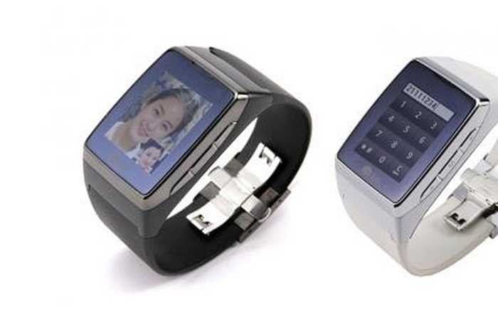 GD910 sở hữu lớp vỏ bằng kim loại, màn hình cảm ứng cong bằng kính, hỗ trợ HSPA+, camera VGA và có khả năng chống nước.