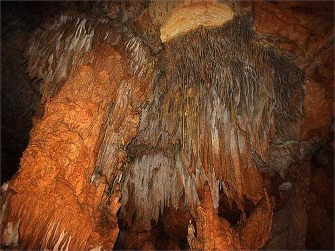 Maya cổ đại là một trong những nền văn minh bí ẩn nhất thế giới. Người Maya xưa tin rằng thế giới dưới lòng hang động là nơi ở của các thần linh cai quản mưa gió và vụ mùa. 