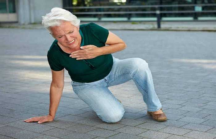 Đau tim: Đôi khi những tiếng ồn lớn có hại cho những bệnh nhân mắc bệnh tim. Tiếng ồn lớn, đập mạnh và có tần suất liên tục có thể gây ảnh hưởng đến siêu âm tim. 3% của tất cả các cơn đau tim gây ra trực tiếp hay gián tiếp đều do tiếng động đột ngột.