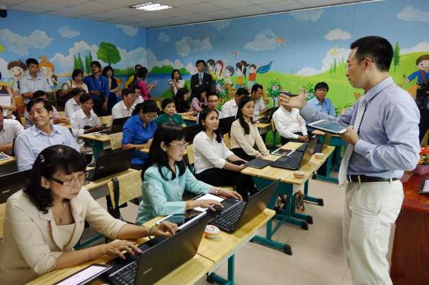 Phải sắm 320.000 máy tính bảng