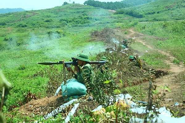 Chiến sĩ B41 sẵn sàng khai hỏa