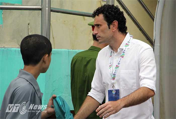 Thắng V.Ninh Bình 4-2 ngay ở sân khách, Kitchee rộng cửa đi tiếp vào vòng sau