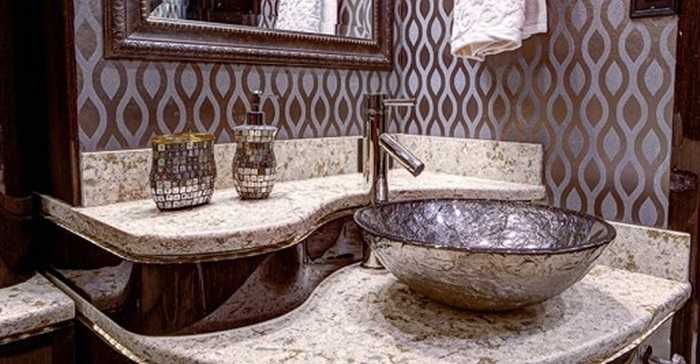 Vì vậy, giá mỗi chiếc xe có thể lên tới 2 triệu USD, nhưng vẫn được giới nhà giàu đua nhau đặt mua.