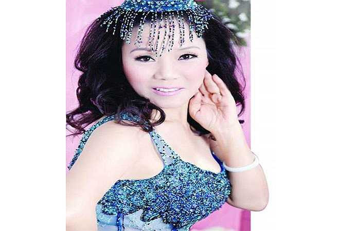 Bà Mã cho biết, bí quyết để trẻ mãi rất đơn giản: không sợ nếp nhăn, cười mỗi ngày, nếu có gì buồn bực trong người nhất định phải nói ra và quan trọng thực phẩm ăn hằng ngày phải đa dạng về màu sắc. Mỗi buổi sáng bà ăn một thìa vừng đen rang, uống một cốc đậu nành, trong ngày sẽ ăn một quả táo, một củ cà rốt và rau xanh.