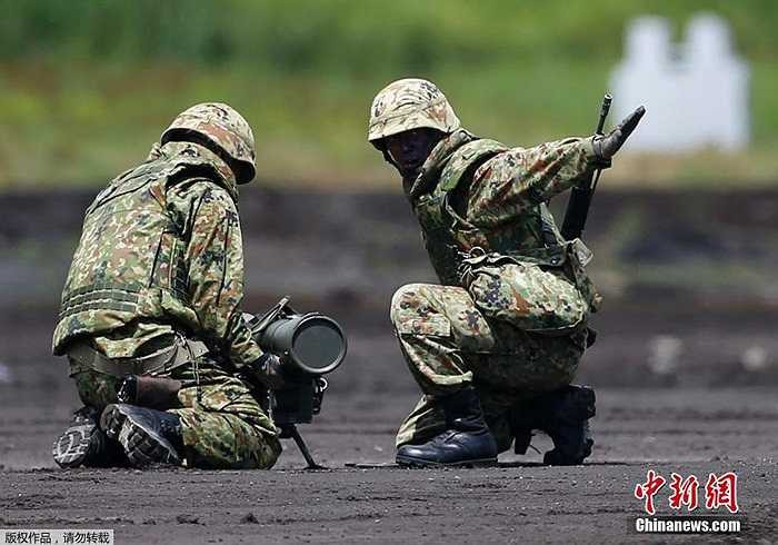 Lực lượng phòng vệ mặt đất Nhật Bản đã bắt đầu cuộc tập trận bắn đạn thật thường niên hôm 19/8