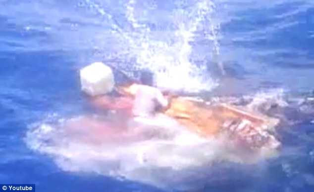 Điều tra video bắn chết nhiều người dã man trên biển