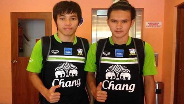  Tiền vệ Suporn Peenagatapoh (trái) là cầu thủ gốc Chonburi JMG duy nhất có mặt ở tuyển U.19 Thái Lai tại giải Hassanal Bolkiah Trophy (ảnh: Tùng Lê).