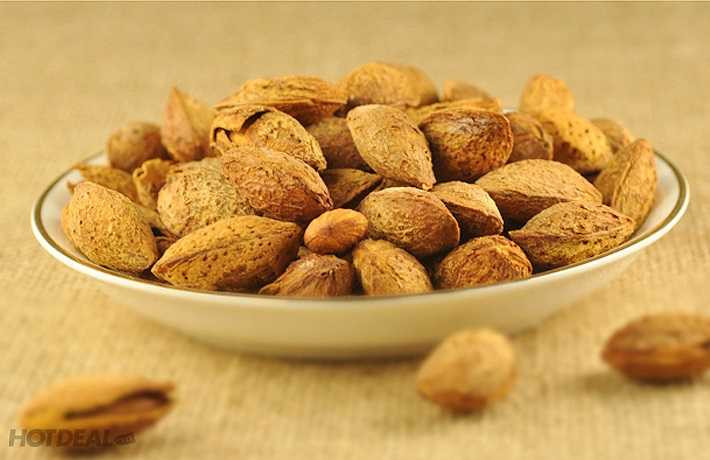 Hạnh nhân cung cấp cho cơ thể nguồn năng lượng dồi dào. Vì vậy, ăn một chút hạnh nhân trước khi đi ngủ sẽ cung cấp cho bạn rất nhiều năng lượng để 'đối phó' lại chứng rối loạn chức năng cương dương. 