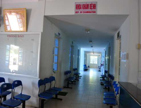 Bệnh viện đóng cửa, hàng trăm bác sỹ lo thất nghiệp