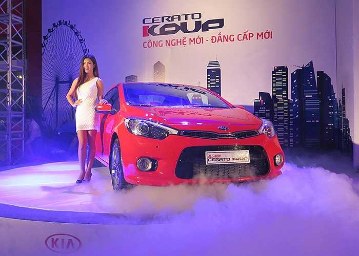 KIA Cerato Koup là mẫu xe thể thao 2 cửa với thiết kế mới, đậm 'chất chơi'. Giá bán công bố cho mẫu xe này là 840 triệu đồng.