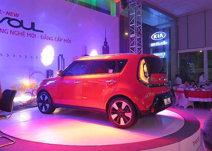 Hệ thống vận hành của Kia Soul sử dụng động cơ Nu 2.0L cho công suất tối đa 156 mã lực, 3 chế độ lái normail, comfort và sport thích hợp với đường sá tại VN