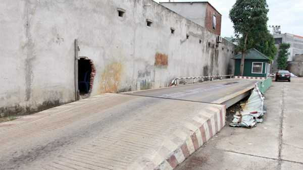 Minh 'Sâm' lập trạm cân trái phép sát ủy ban: Chính quyền xã 'không biết'?