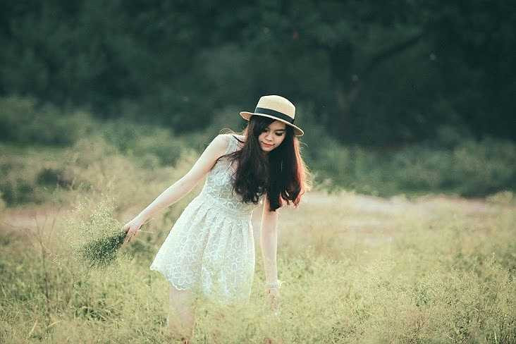 Mộ t số học bổng cô bạn thủ khoa xinh xắn này đã đạt được:Học bổng của Ngân hàng BIDV; Học bổng CPA Úc năm 1 đại học; Học bổng của ngành Ngân hàng năm 1, năm 3; Học bổng đặc biệt của Thống đốc Ngân hàng nhà nước Việt Nam năm 2; Học bổng Khuyến khích học tập của Học viện ngân hàng năm 1, 2, 3, 4; Bằng khen của Giám đốc Học viện ngân hàng cho sinh viên xuất sắc năm 4 