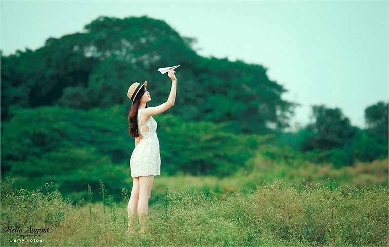 Cô bạn này cũng thường xuyên được mời làm mẫu ảnh cho các tạp chí, báo của tuổi teen