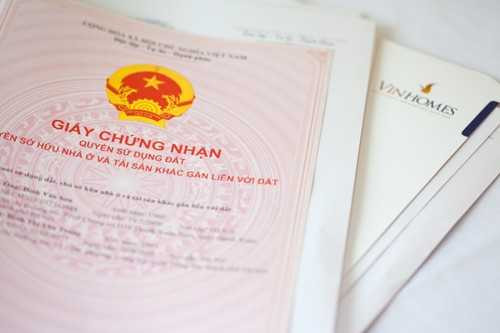 Vinhomes bàn giao hàng trăm số đỏ đợt 2 cho khách hàng