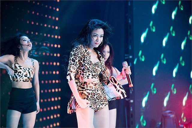 Có thể nói, Hoàng Thùy Linh đang dần khẳng định mình là một trong những mỹ nữ sexy nhất showbiz Việt.