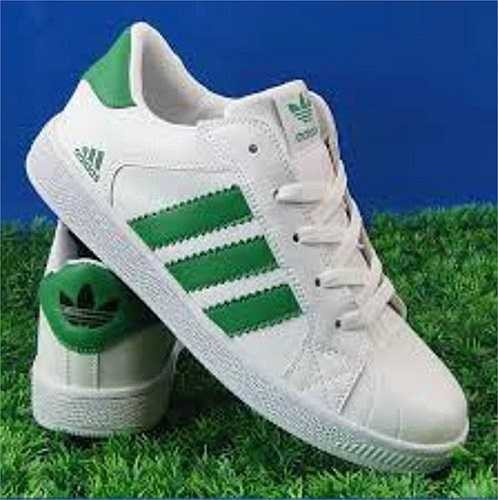 Tại Boston (Anh) có một 'Công viên Adidas' mà ở đó bạn không thể đi bất kỳ giày của thương hiệu nào ngoài Adidas.