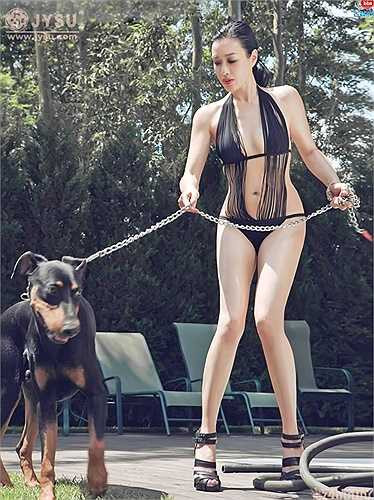 Chung Lệ Đề sở hữu vóc dáng nuột nà.