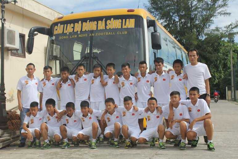 U13 SLNA sang Nhật du đấu