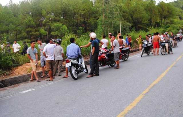 Hiện trường nơi tìm thấy thi thể cô gái trẻ mất tích sau 18 ngày (Ảnh: Thắng Hồ)