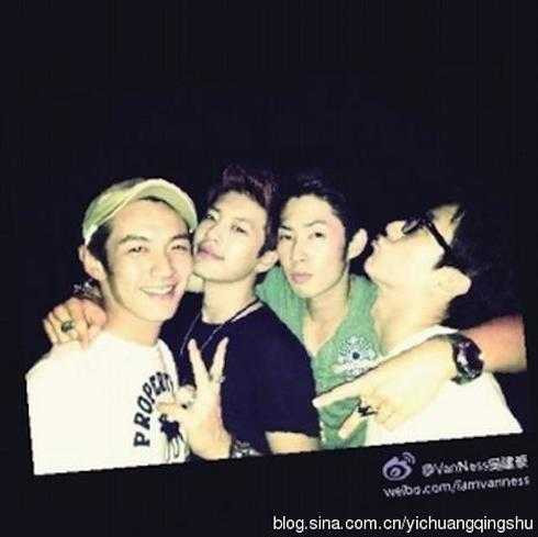 phung to danh an choi