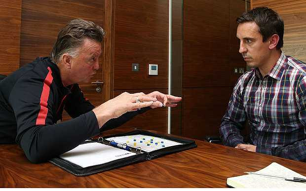 Gary Neville thực sự bị thuyết phục bởi tài năng của Van Gaal