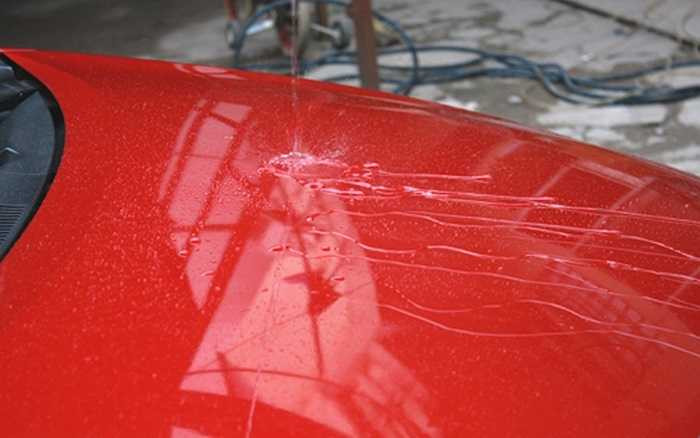 Những xe được phủ bóng thường có hiệu ứng lá sen, nước trôi tuột, không bị đọng nước như trước đó