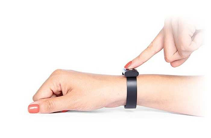 Mật khẩu xác thực bằng nhịp tim. Dây đeo cổ tay này được gọi là Nymi, sử dụng cảm biến điện tâm đồ kiểm tra mạch của người dùng, sau đó liên kết nó với các thiết bị điện tử như iPad, iPhone, hay mật khẩu xe, mật khẩu nhà để xác thực.