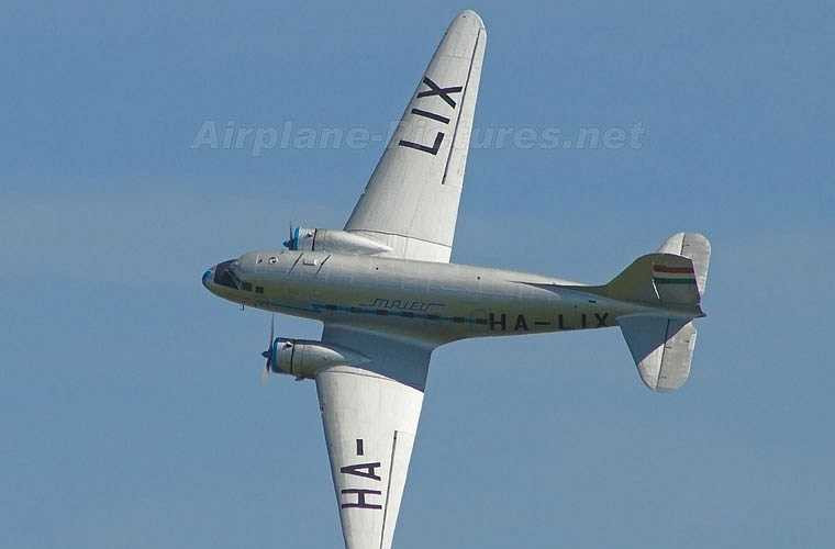 Li-2 (NATO định danh là Cab) là máy bay vận tải hạng nhẹ do Liên Xô sản xuất theo giấy phép mẫu vận tải Douglas DC-3 của Mỹ. Nó được nhà máy GAZ-84 (gần Moscow) sản xuất trong giai đoạn 1939-1952 với tổng số 4.937 chiếc (có nguồn cho là 6.157 chiếc). (Theo Kiến thức)