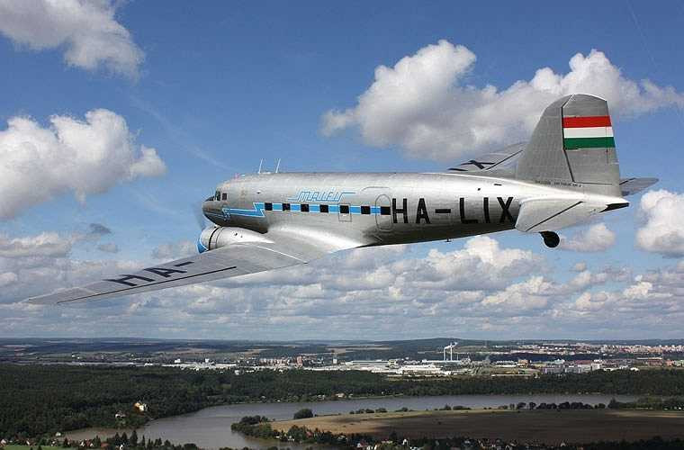 Phi hành đoàn của máy bay vận tải L-2 khoảng 5-6 người. (Theo Kiến thức)