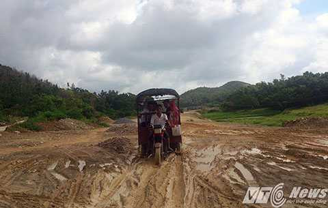 Quan Lạn - Minh Châu, huyện Vân Đồn, Quảng Ninh, đường "giời hành"