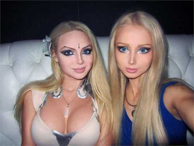 Nhắc đến Valeria Lukyanova, nhiều người nghĩ ngay đến em sinh đôi thường xuyên xuất hiện bên cạnh cô - Olga Oleynik (26 tuổi, được biết đến qua nickname Dominica).