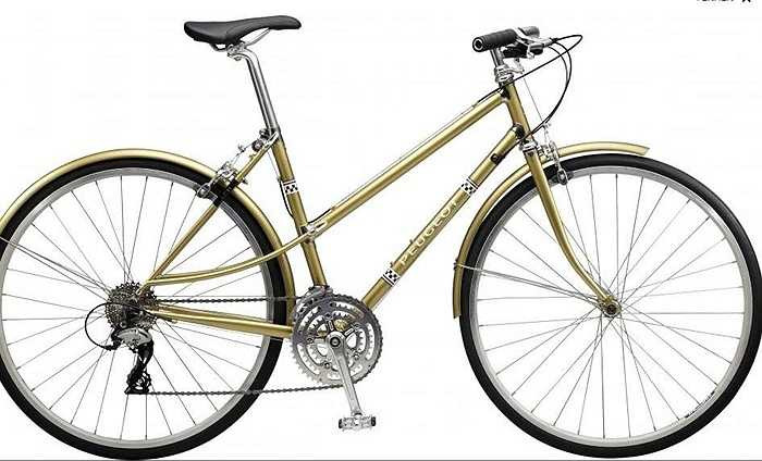 Từ năm 2013, hãng Peugeot đã quay trở lại Việt Nam với 3 mẫu xe đạp chính hãng. Trong hình là mẫu xe Peugeot LR11 thế hệ mới, được xem là có phom dáng gần như chiếc Peugeot 'cá vàng' huyền thoại trước kia.