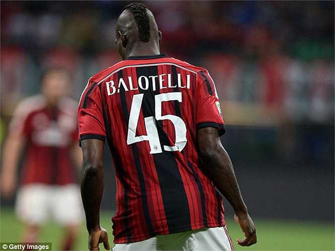 Đây là số áo may mắn của Balotelli bởi lẽ sau khi ra sân với số áo này anh đã lập công trong 4 trận liên tiếp cho Inter
