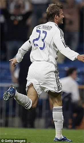 Vì quá hâm mộ Michael Jordan mà David Beckham quyết định mặc áo số 23 khi chuyển sang Real Madrid