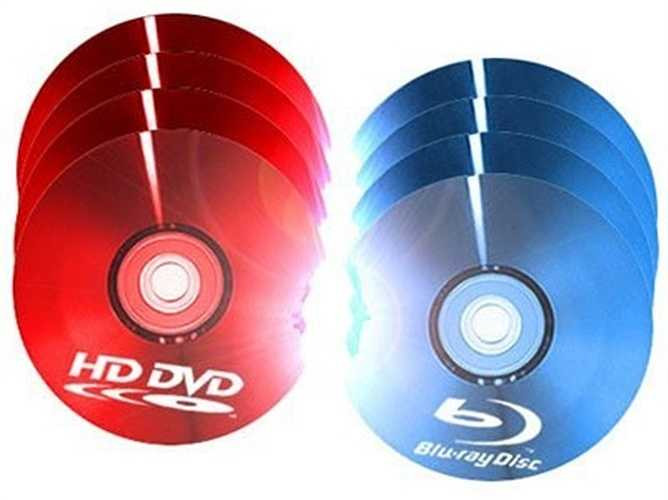 HD DVD – 2006 HD: Được tài trợ chủ yếu bởi Toshiba, chiếc HD DVD được cho là sẽ trở thành người nối nghiệp cho DVD khi tung ra vào tháng 3/2006. Tuy nhiên chỉ 1 tháng sau đó, Toshiba tuyên bố ngừng mọi nỗ lực HD DVD.