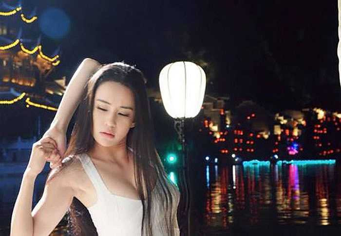 Sở hữu vẻ ngoài gợi cảm, Miya thỏa sức thực hiện những bộ ảnh gợi cảm