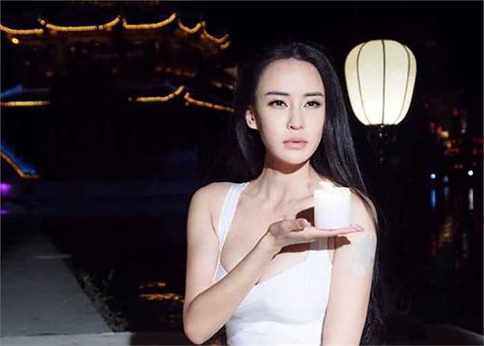 Vẻ đẹp 'chết người' của Miya