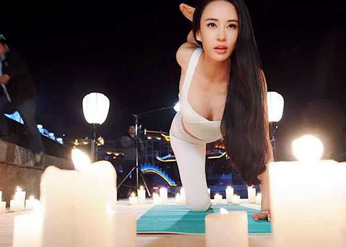 Cô được mệnh danh là nữ hoàng yoga của châu Á
