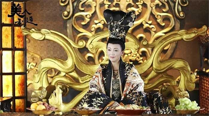 Nối gót Phan Nghinh Tử, Phùng Bửu Bửu, Lưu Hiểu Khánh, Uông Minh Thuyên, Trần Tú Châu… Đặng Tụy Văn trở thành Võ Tắc Thiên với tạo hình lộng lẫy, sắc sảo trong bộ phim truyền hình 'Chế tạo mỹ nhân'. 