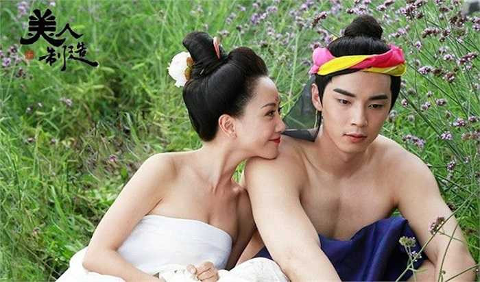 Hai người nẩy sinh tình cảm nhưng với bản tính cao ngạo, Hạ Lan Quân đã khiến cho thanh lâu một phen dậy sóng.