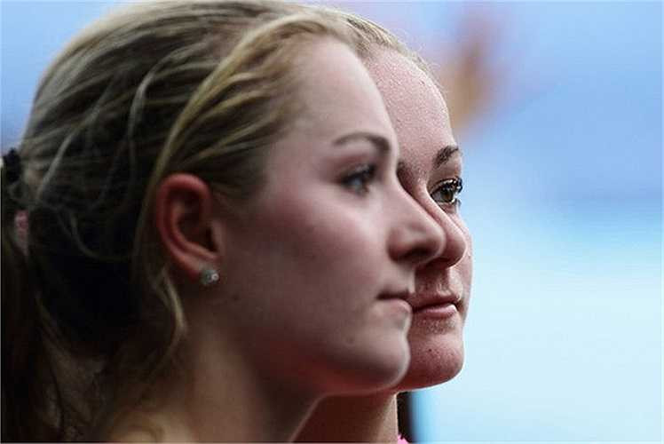 Bà McNamara, mẹ của cặp song sinh này cho biết, cả gia đình luôn tự hào về hai cháu và luôn trông ngóng theo dõi các trận đấu của các cháu.