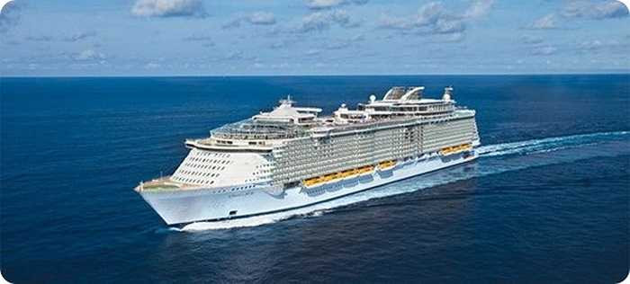 Oasis of the Seas thuộc sở hữu của Công ty Royal Caribbean International. Trước năm 2010, du thuyền này giữ ngôi vị lớn nhất thế giới với chiều dài 330m và sức chở gần 4.500 hành khách. 