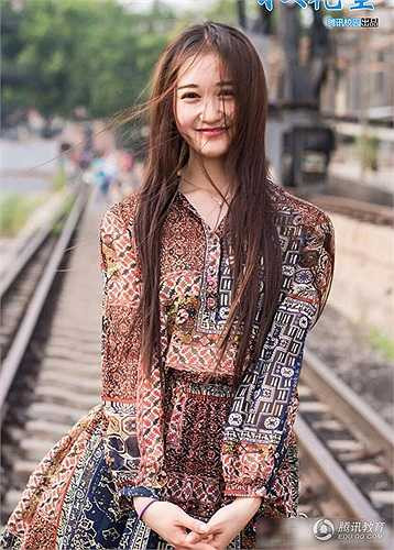 Tính cách của Thôi Anh rất vui vẻ, hòa đồng, thích chọc cười các bạn, được mọi người yêu mến.